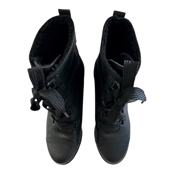 Universal Threads Faux Fur Leather Lace Up Boots Women’s 8 - Picture 5 of 7